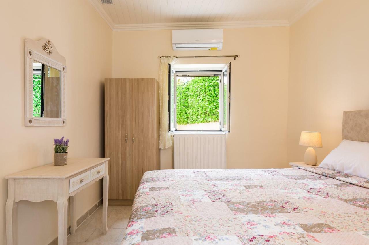 Margreco In Garitsa Villa Corfu  ภายนอก รูปภาพ