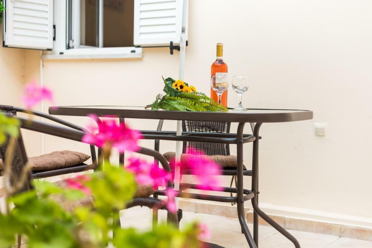 Margreco In Garitsa Villa Corfu  ภายนอก รูปภาพ